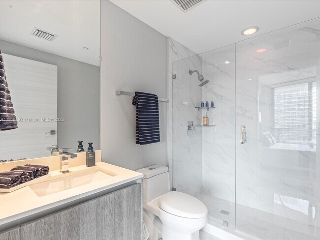 Building Photo - 801 S Miami Ave