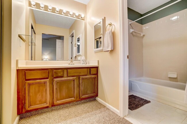 Building Photo - 5306 Country Ridge Dr