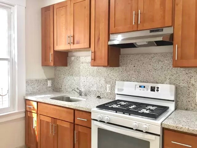 Building Photo - 1345 Sacramento St