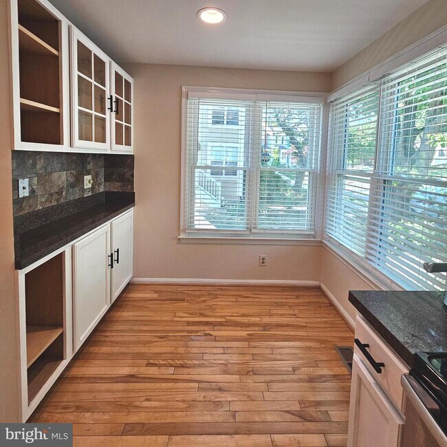 Building Photo - 5911 Sir Cambridge Way