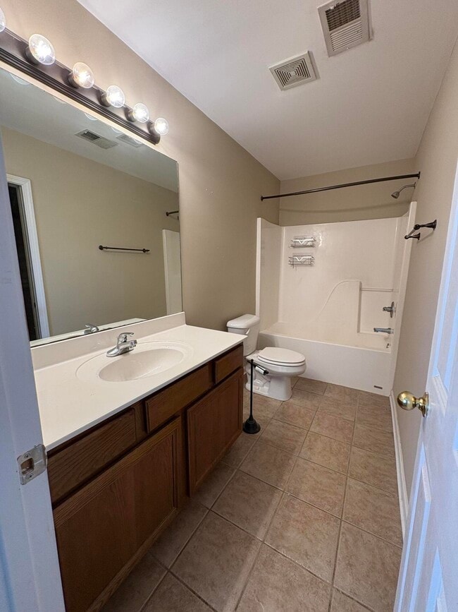 Building Photo - 2576 Moray Pl