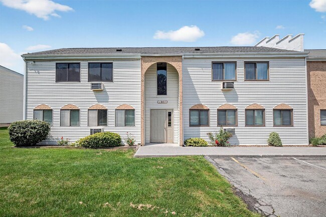 Primary Photo - 16 Scarborough Ln