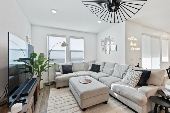 Building Photo - 5723 Synergy Ct