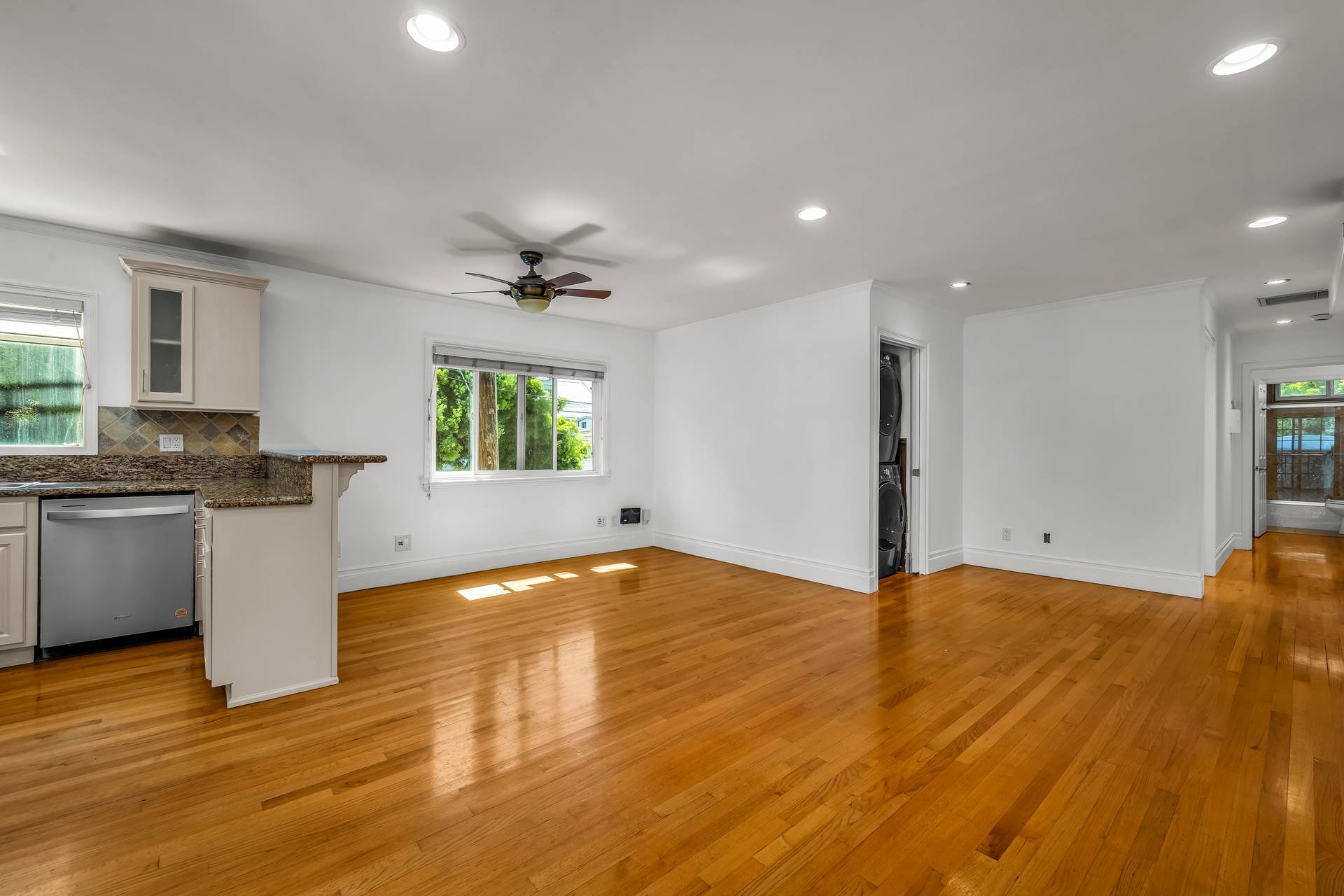 Living Room - 815 Broadway St