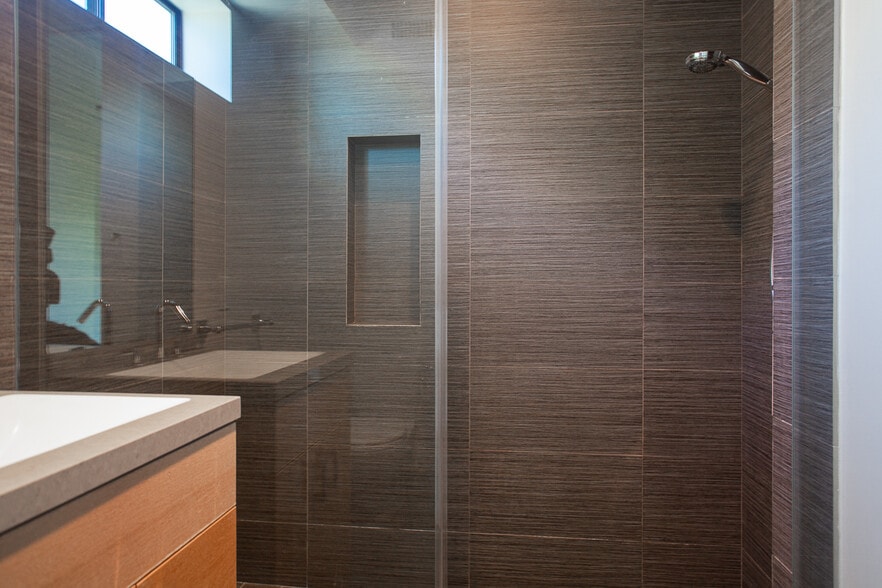 Building Photo - 8639 Whitworth Dr