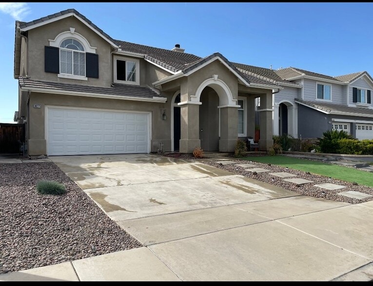 Building Photo - 39271 Memory Dr