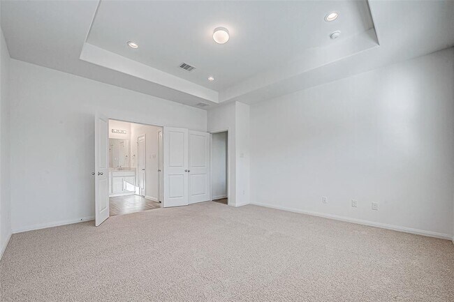 Building Photo - 3926 Sugardale St