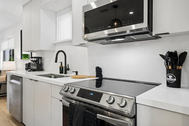 Building Photo - 3737 Frow Ave