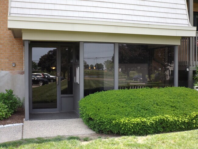 Building Photo - 1165 Stratford Rd