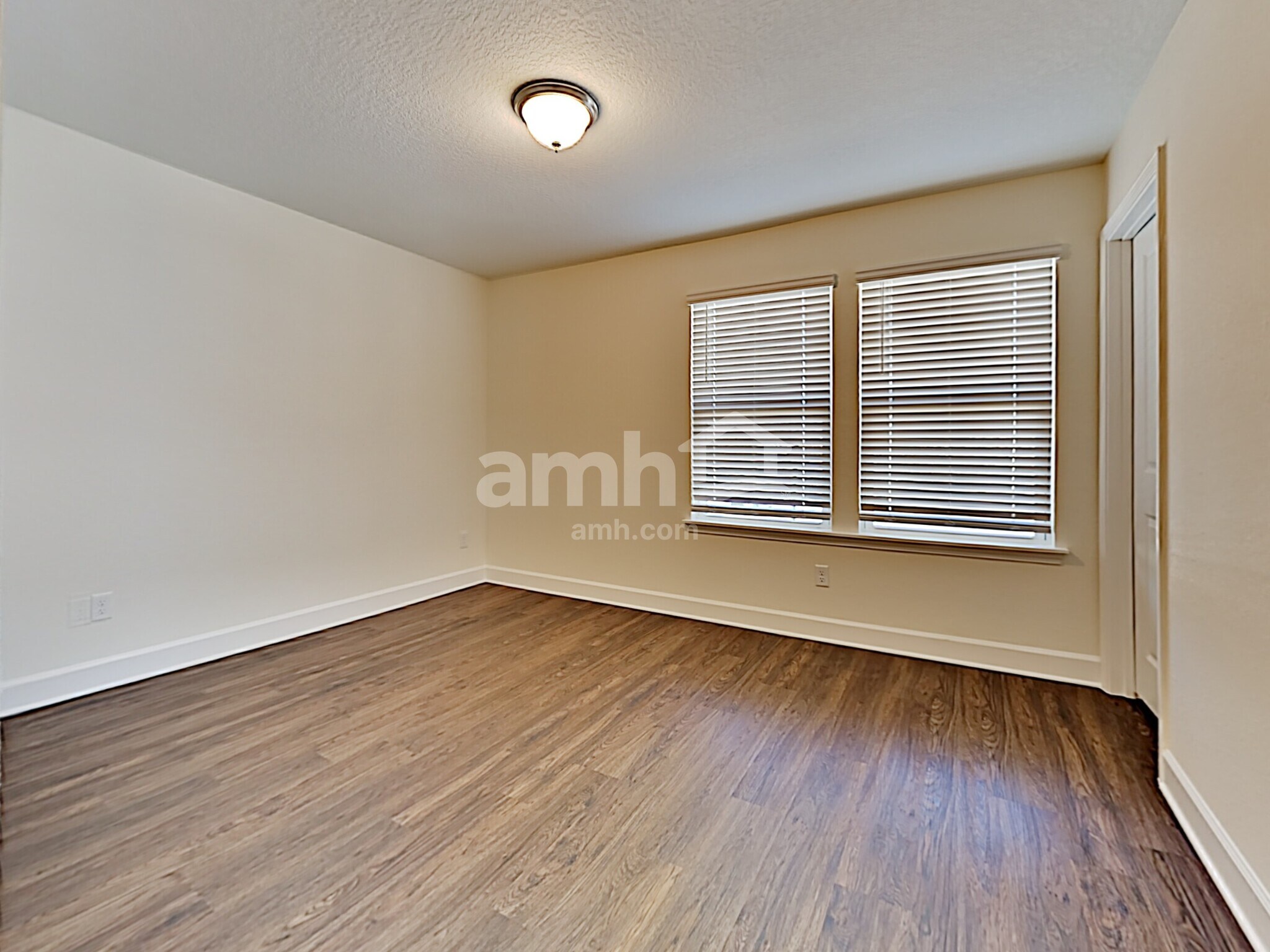 Building Photo - 8674 Highfield Ave