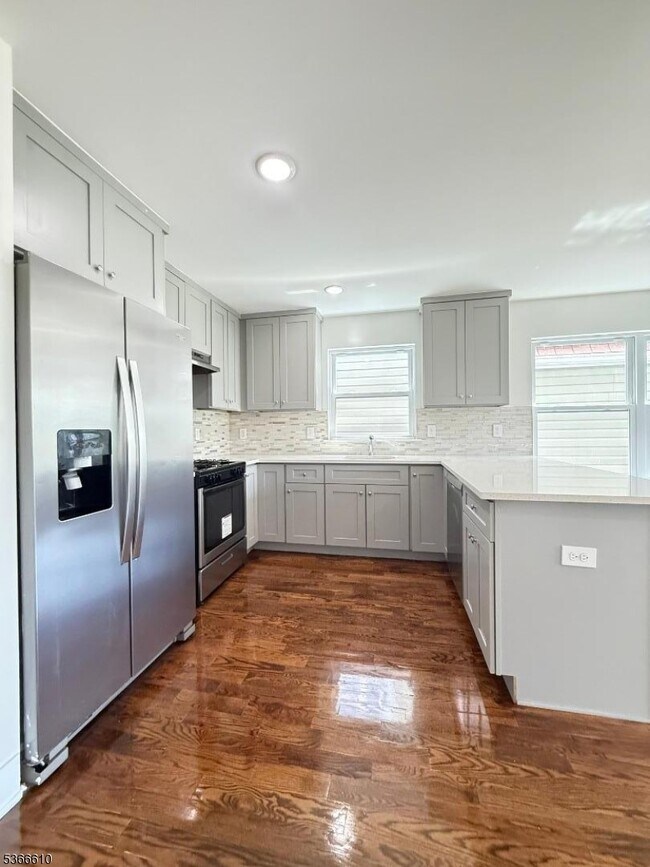Building Photo - 478 S 16th St