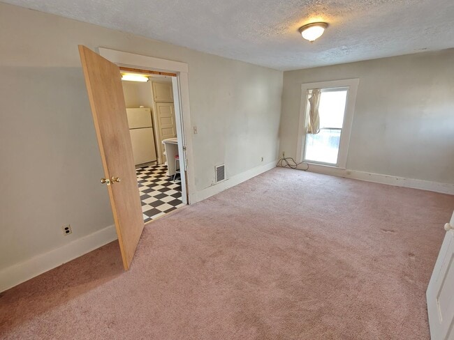 Building Photo - 26 E Mechanic St