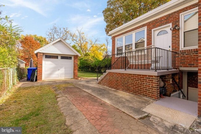 Primary Photo - 6403 40th Ave