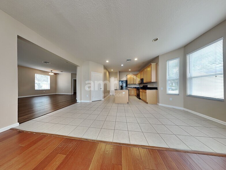 Building Photo - 1601 Acorn Leaf Ct