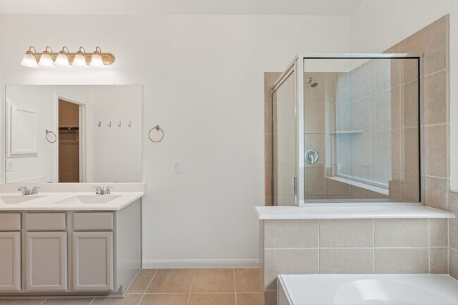 Building Photo - 12027 Rockridge Falls Dr