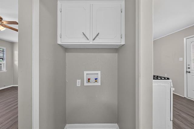 Building Photo - 208 D St