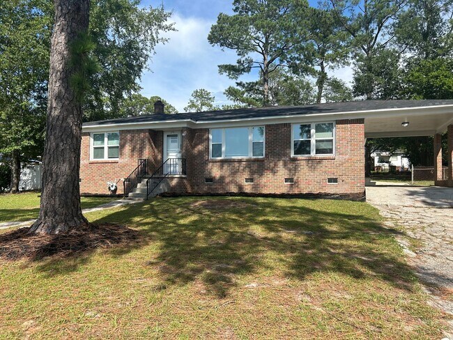 Building Photo - 3711 Kaiser Ave