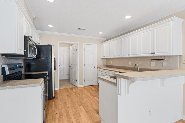 Building Photo - 228 Full Cir Dr