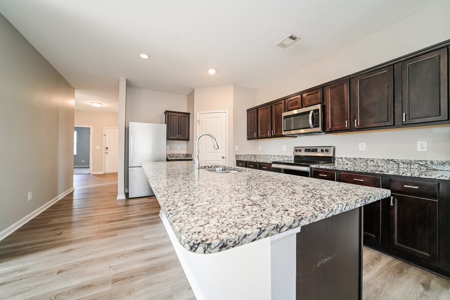 Building Photo - 1062 Cold Water Dr