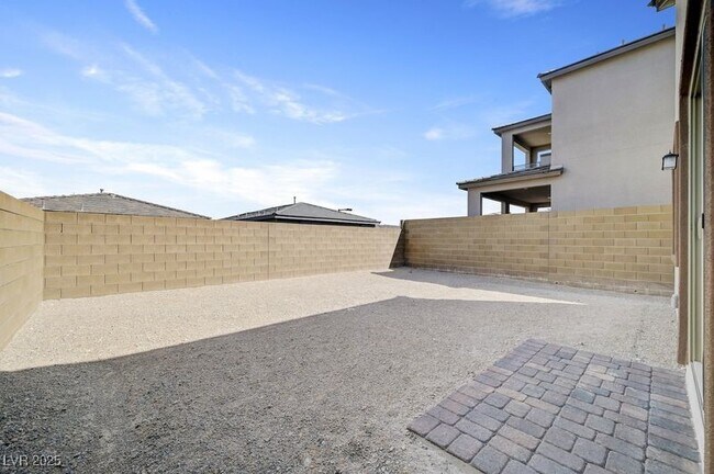 Building Photo - 1550 Rock Kestrel St