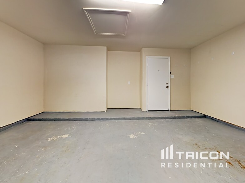 Building Photo - 8703 Texas Acorn Ave