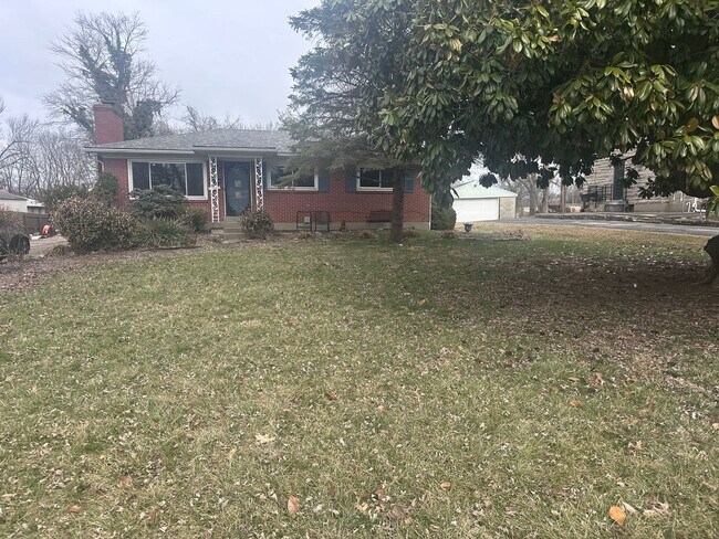 Building Photo - 3 bed, 2 full bath House in 40218 - $2,000/month