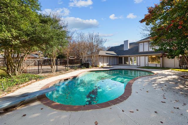 Building Photo - 207 Fresh Meadow Dr