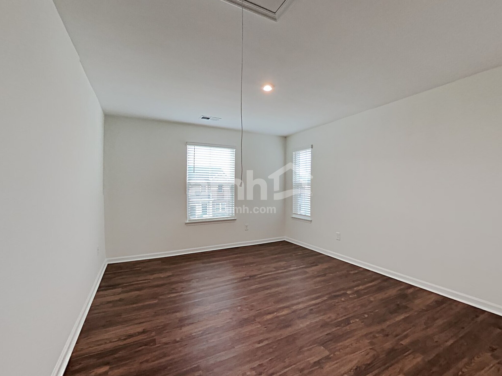 Building Photo - 5050 Twin River Dr