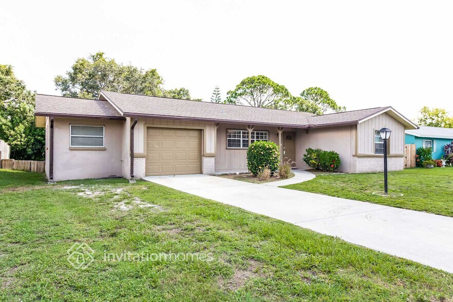 Primary Photo - 5323 Winewood Dr
