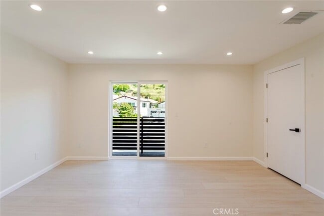 Building Photo - 10787 Las Lunitas Ave