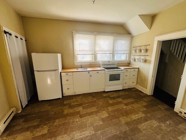 Kitchen - 535 W Stephen St