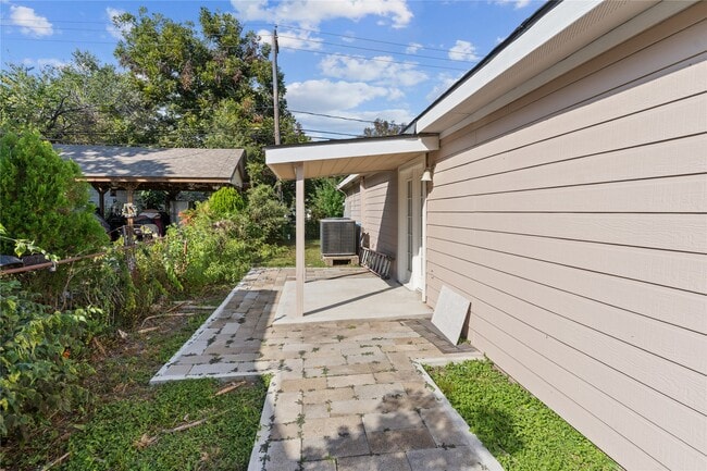 Building Photo - 10613 Chadwick St