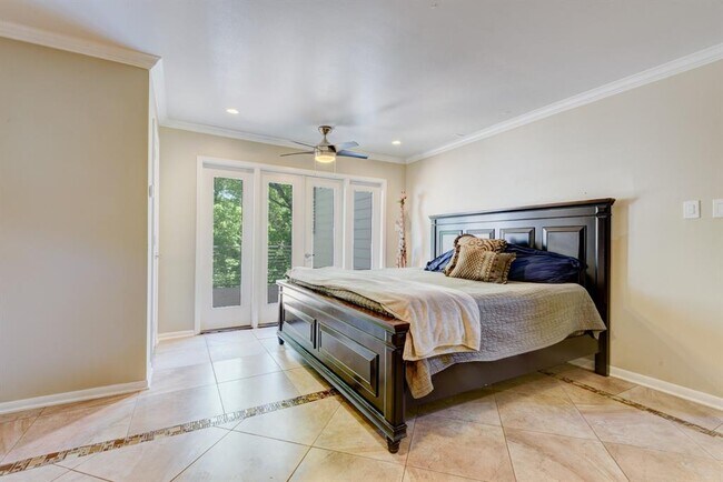 Building Photo - 4734 Post Oak Timber Dr