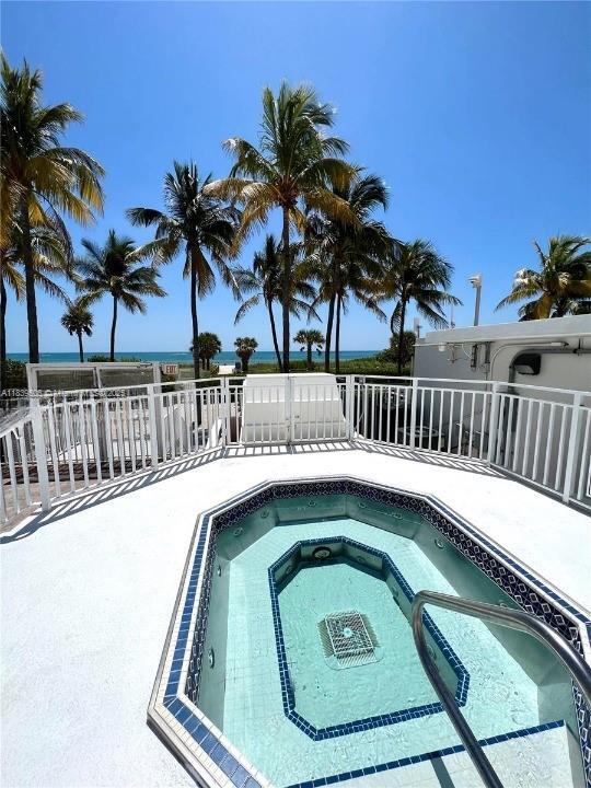 Building Photo - 5005 Collins Ave