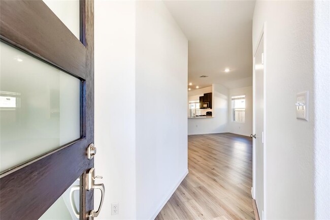 Building Photo - 318 Canley Lp