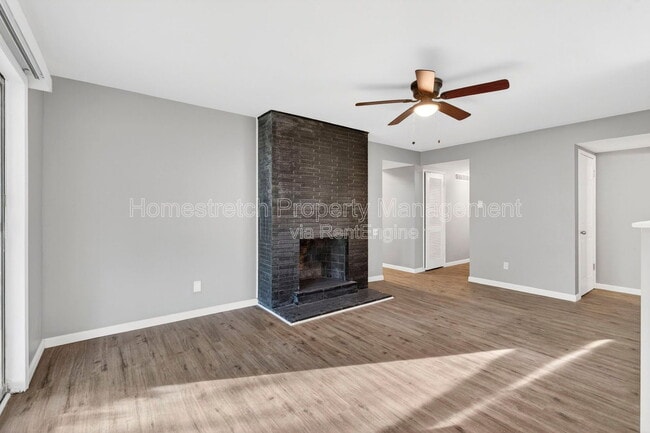 Building Photo - 1810 Mora Ln