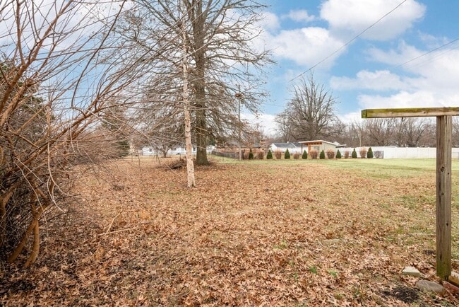 Building Photo - North Side Gem – 2-Bedroom with Garage & C...