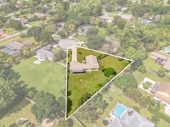 Building Photo - 12192 Branding Iron Ct