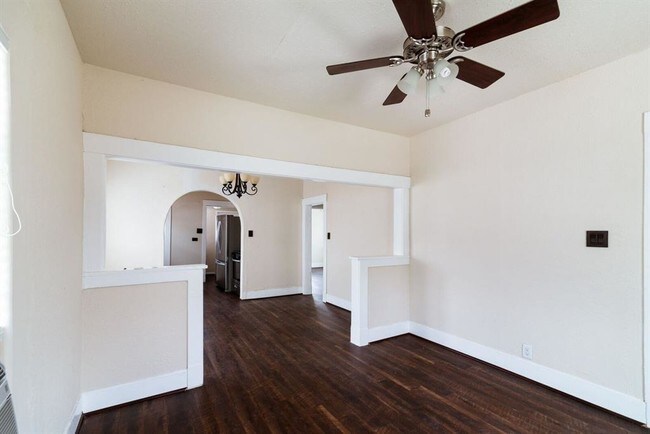 Building Photo - 3811 Fox St