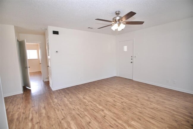 Building Photo - 2203 Lanier Dr