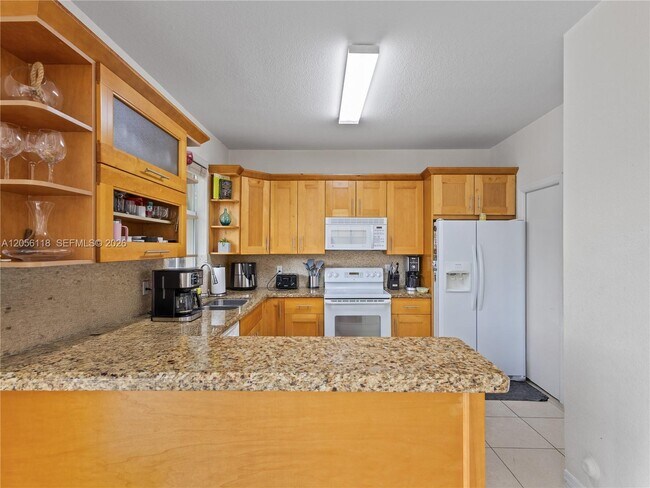 Building Photo - 4401 NW 113th Ct