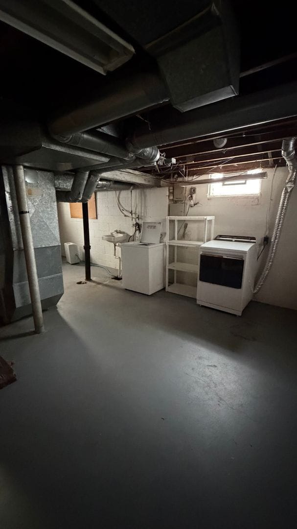 Building Photo - ***NEW ON THE MARKET....DRIVE BY TO CHECK IT OUT-located near UT****