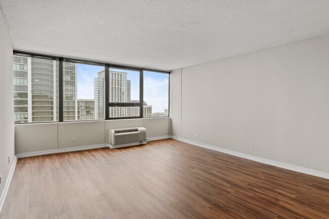 Building Photo - 1189 S Michigan Ave