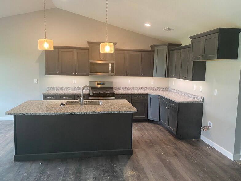 Building Photo - 20 Sonata Ln