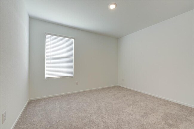 Building Photo - 640 Magnolia Creek Dr