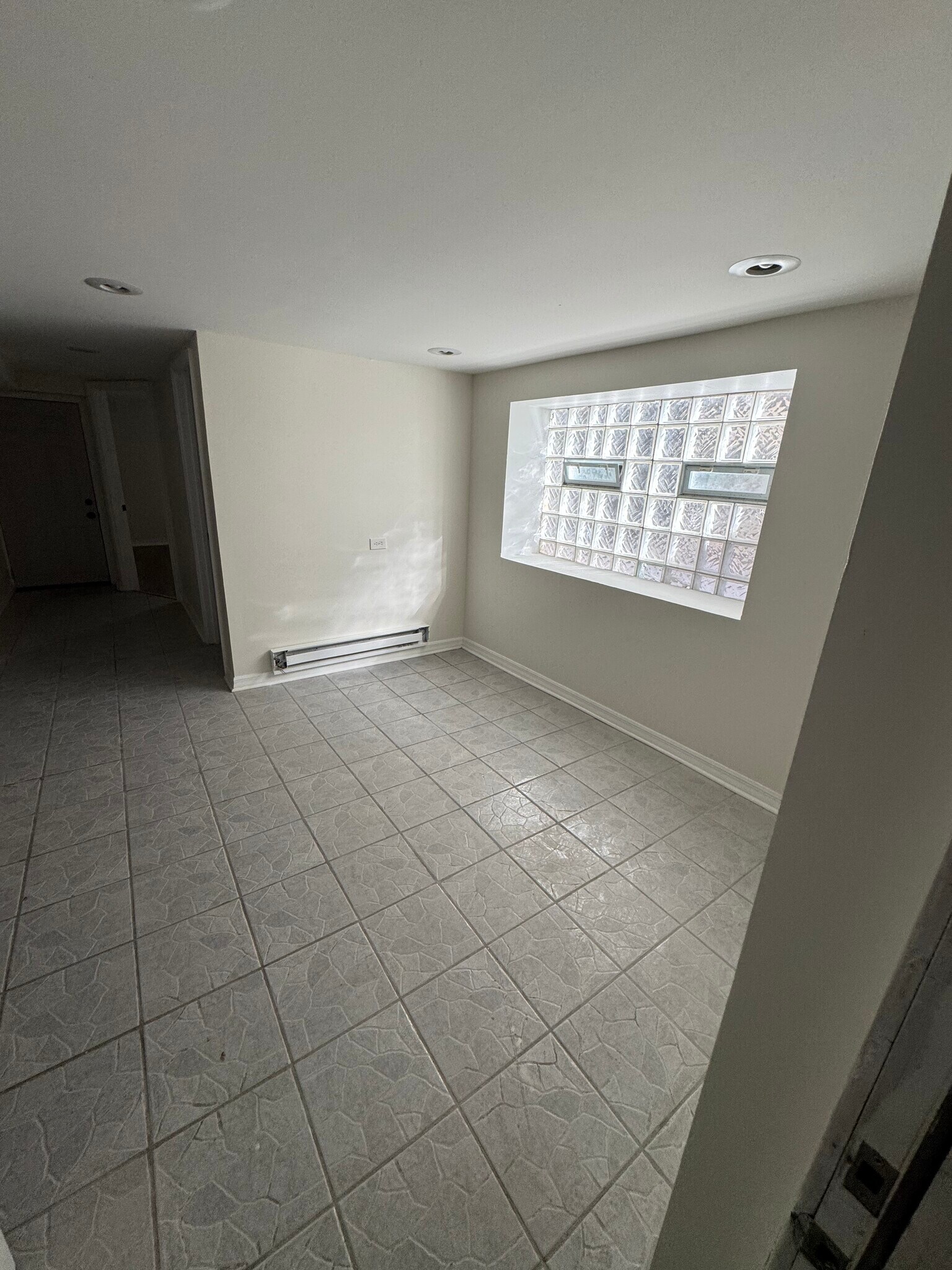 Building Photo - 3332 W 38th St