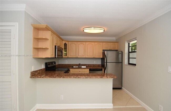 Building Photo - 1401 NE 53rd St