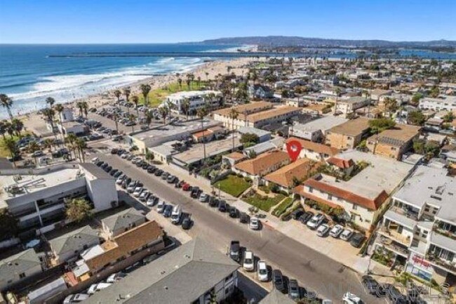 Building Photo - 5058-68 Santa Monica Ave