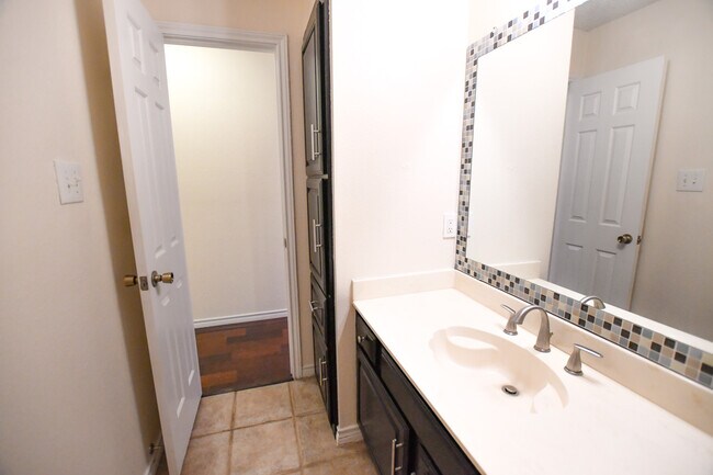 Building Photo - 4056 La Costa Ct