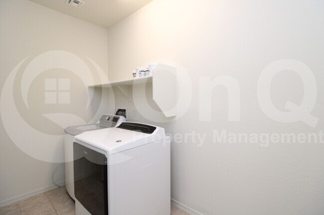 Building Photo - 26018 N 52nd Ln